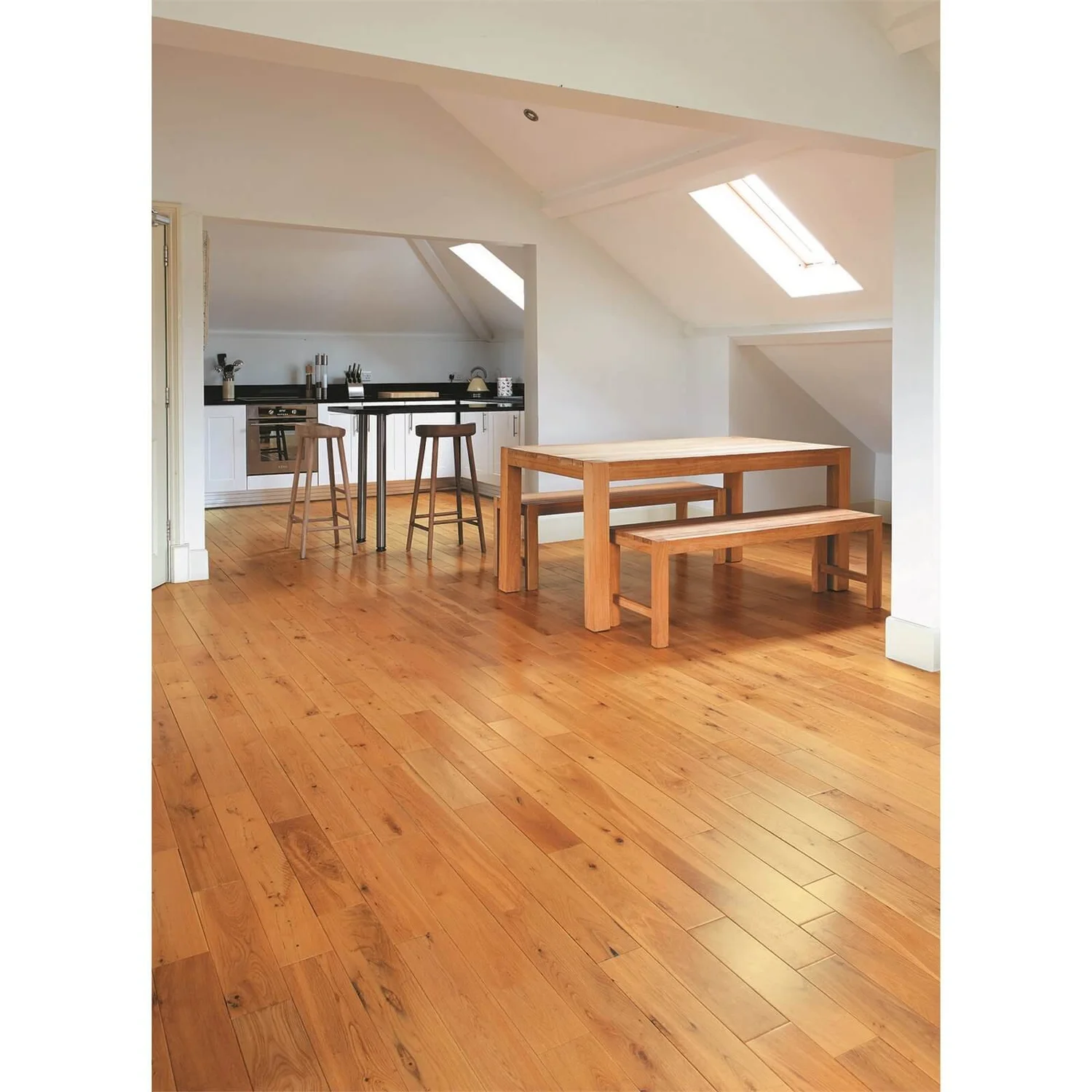 Ronseal Diamond Hard Floor Varnish Medium Oak- 2.5L 5 Ronseal Diamond Hard Floor Varnish Medium Oak- 2.5L - Image 3