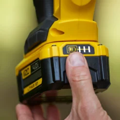 STANLEY FATMAX V20 18V Cordless Hedge Trimmer 55cm (Sfmcht855M1-Gb) -Sandtex Shop 12882306 1944843588893966