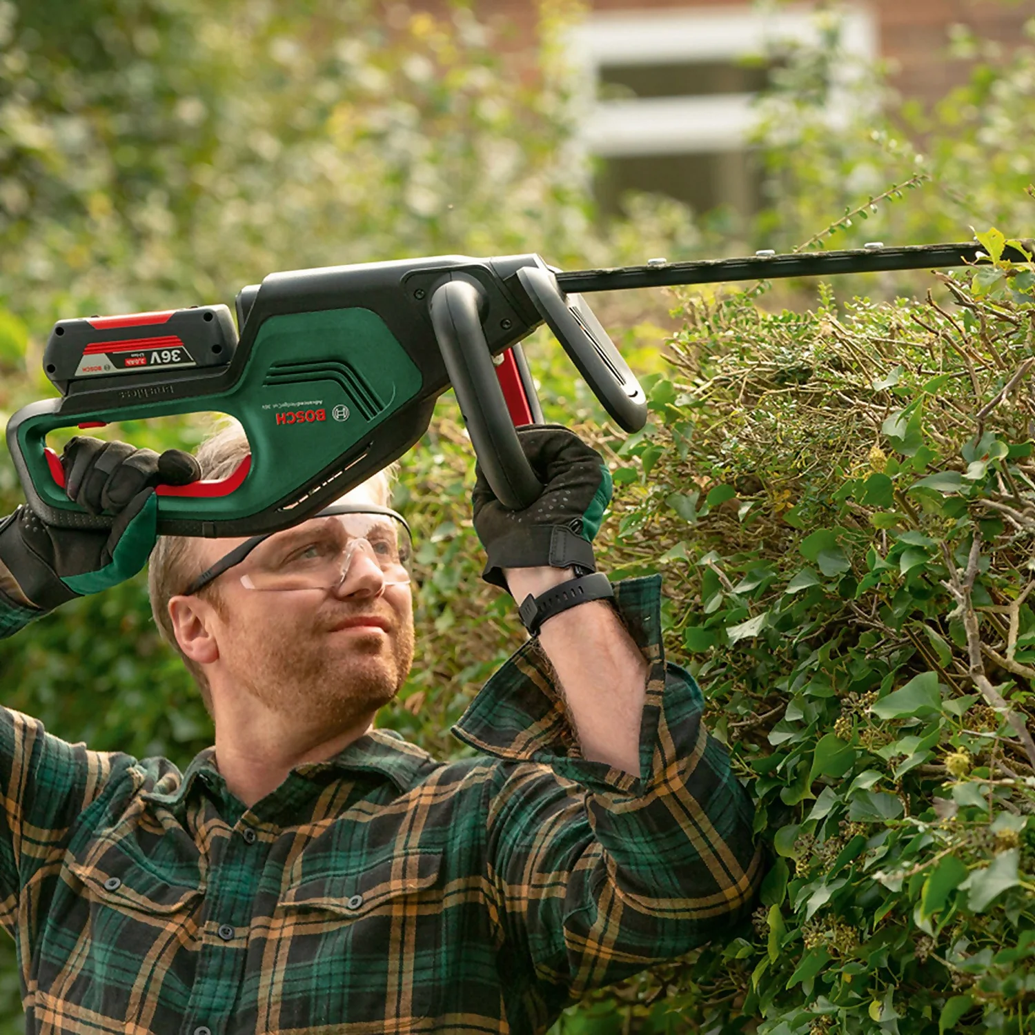 Bosch AdvancedHedgeCut 36V 65-28 Hedge Cutter 8 Bosch AdvancedHedgeCut 36V 65-28 Hedge Cutter - Image 6